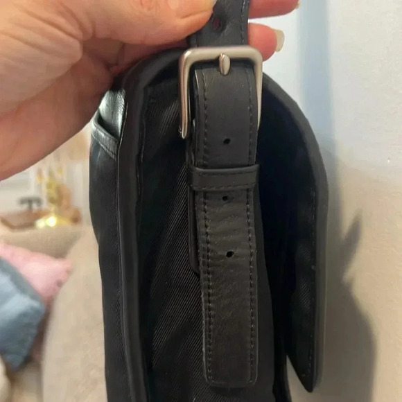 Coach men’s messenger/laptop bag 5105. - Picture 6 of 13